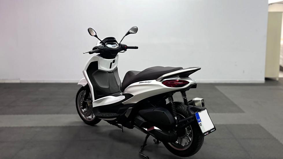 Piaggio Beverly 300 -  2021 - 4 600 EUR Καινούργιες - Μεταχειρισμένες Μοτοσυκλέτ