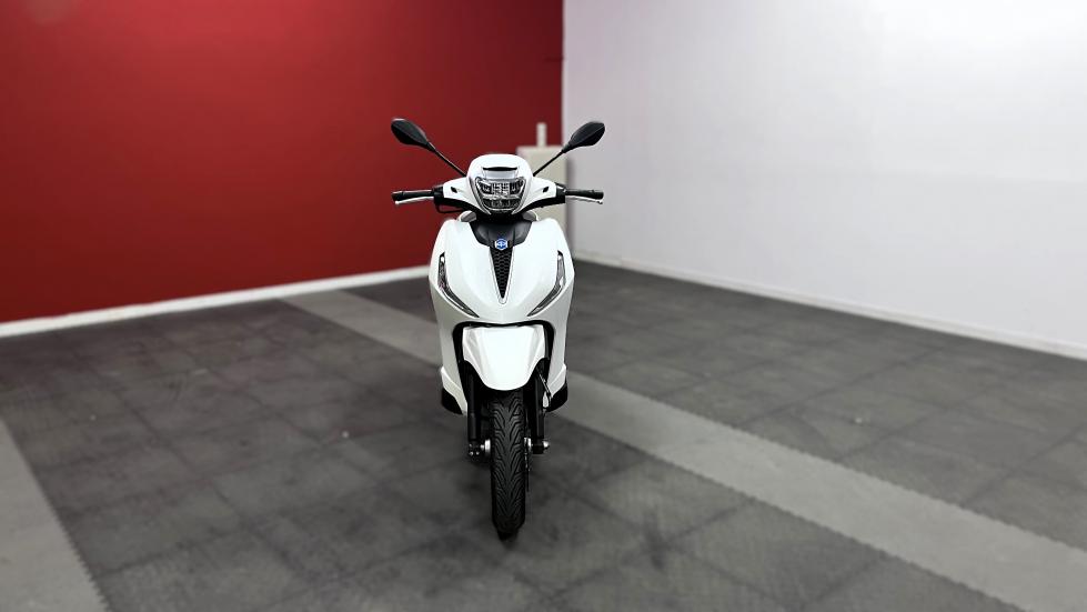 Piaggio Beverly 300 -  2021 - 4 600 EUR Καινούργιες - Μεταχειρισμένες Μοτοσυκλέτ