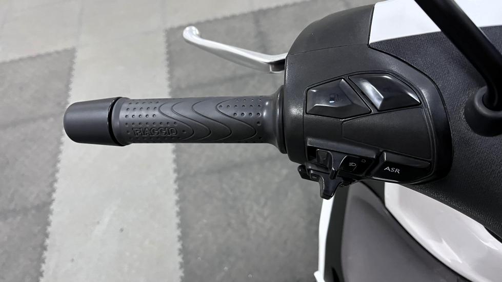 Piaggio Beverly 300 -  2021 - 4 600 EUR Καινούργιες - Μεταχειρισμένες Μοτοσυκλέτ
