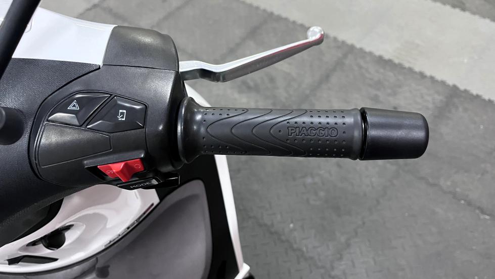 Piaggio Beverly 300 -  2021 - 4 600 EUR Καινούργιες - Μεταχειρισμένες Μοτοσυκλέτ