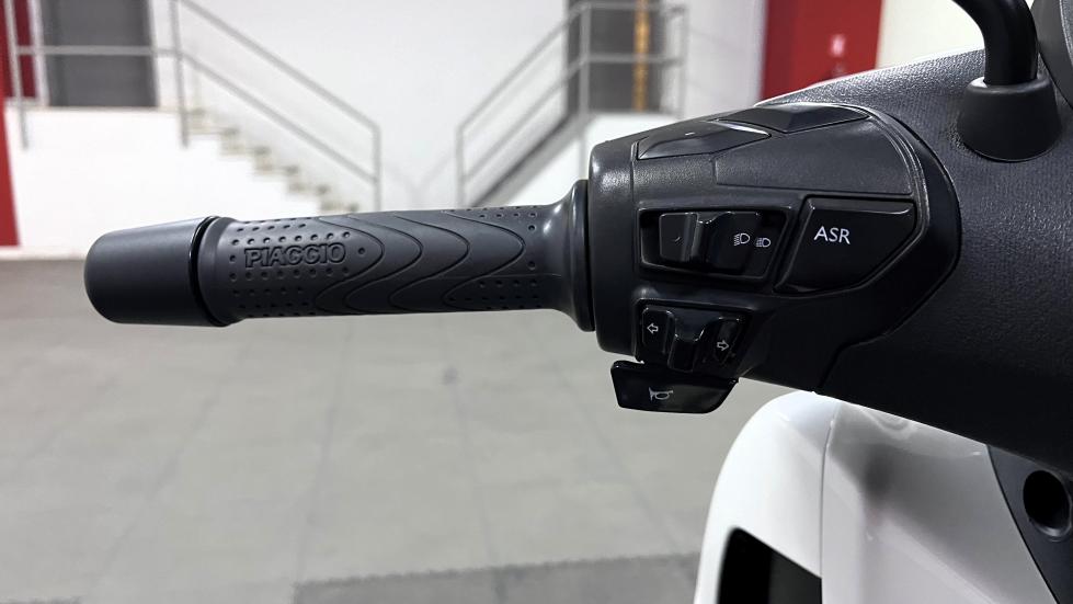 Piaggio Beverly 300 -  2021 - 4 600 EUR Καινούργιες - Μεταχειρισμένες Μοτοσυκλέτ