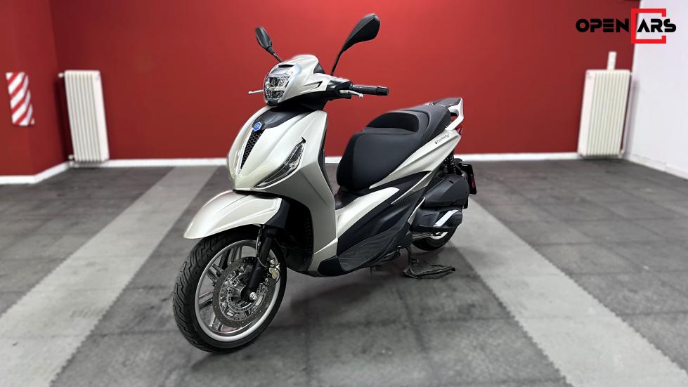 Piaggio Beverly 300 -  2021 - 4 600 EUR Καινούργιες - Μεταχειρισμένες Μοτοσυκλέτ