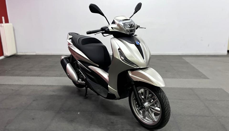 Piaggio Beverly 300 -  2021 - 4 600 EUR Καινούργιες - Μεταχειρισμένες Μοτοσυκλέτ
