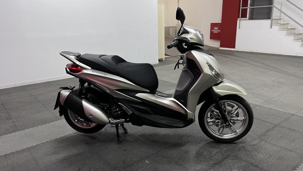 Piaggio Beverly 300 -  2021 - 4 600 EUR Καινούργιες - Μεταχειρισμένες Μοτοσυκλέτ