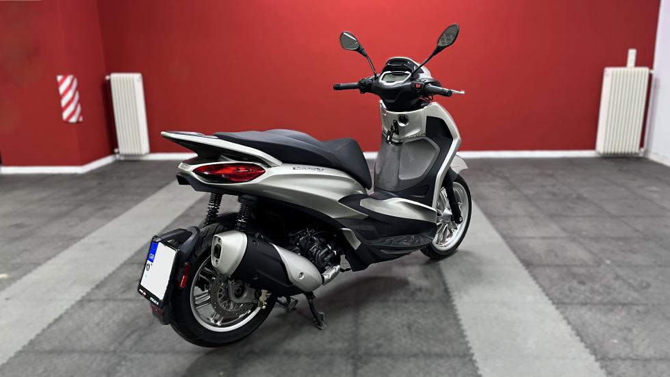 Piaggio Beverly 300 -  2021 - 4 600 EUR Καινούργιες - Μεταχειρισμένες Μοτοσυκλέτ