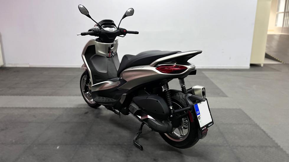 Piaggio Beverly 300 -  2021 - 4 600 EUR Καινούργιες - Μεταχειρισμένες Μοτοσυκλέτ
