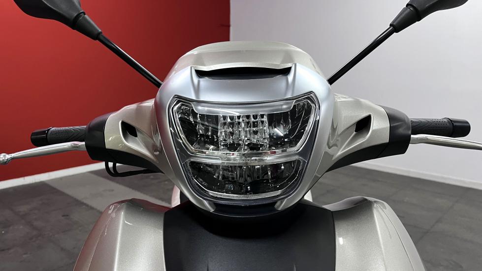Piaggio Beverly 300 -  2021 - 4 600 EUR Καινούργιες - Μεταχειρισμένες Μοτοσυκλέτ