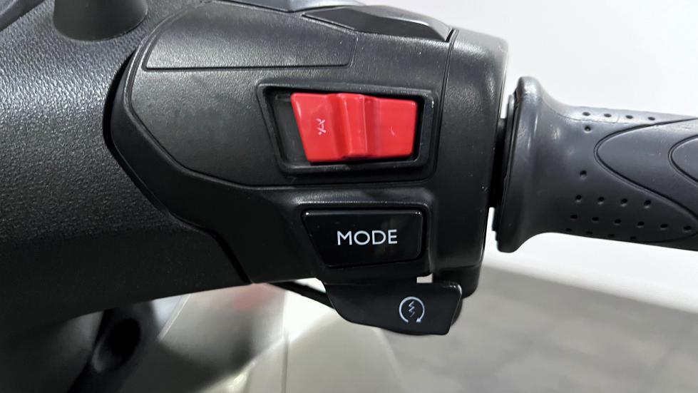 Piaggio Beverly 300 -  2021 - 4 600 EUR Καινούργιες - Μεταχειρισμένες Μοτοσυκλέτ