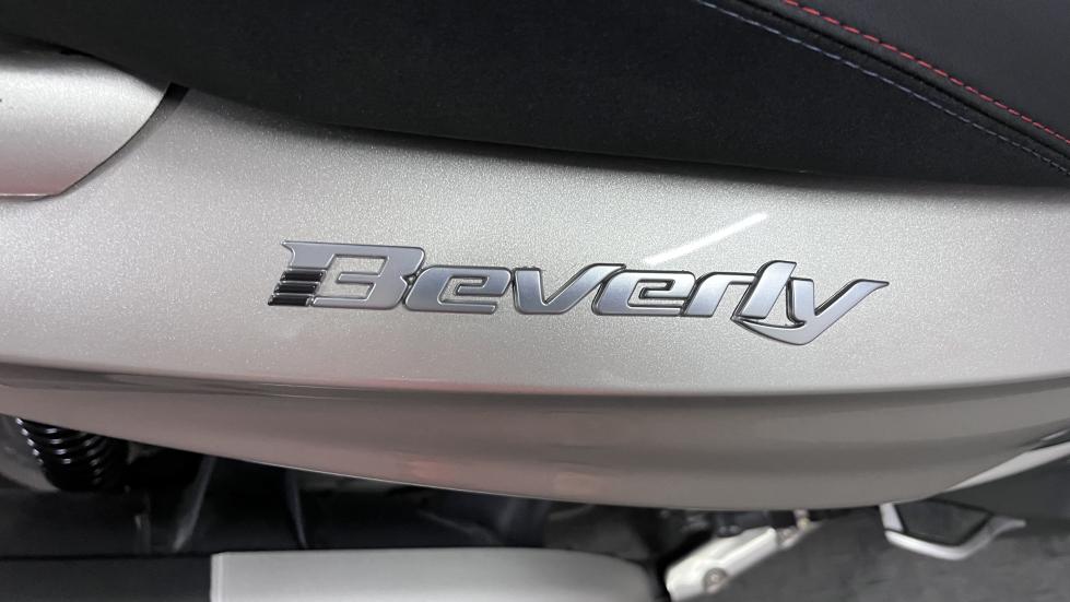 Piaggio Beverly 300 -  2021 - 4 600 EUR Καινούργιες - Μεταχειρισμένες Μοτοσυκλέτ