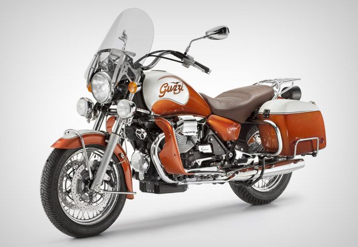 Η Moto Guzzi California 90 λανσάρει ένα ολοκαίνουργιο δίχρωμο  Επετειακό μοντέλο  που συνδυάζει το μεταλλικό πορτοκαλί California με το άσπρο Diamante
