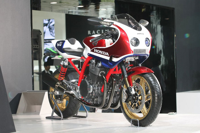 CB 1100R στη παραγωγή;