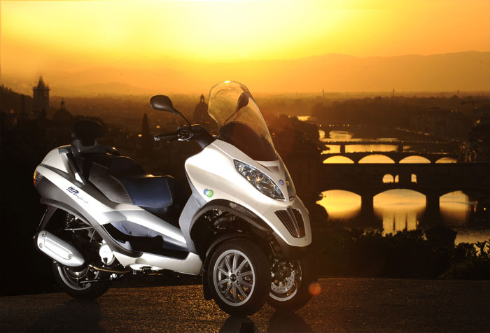 Παρουσιάστηκε το Piaggio Mp3 Hybrid