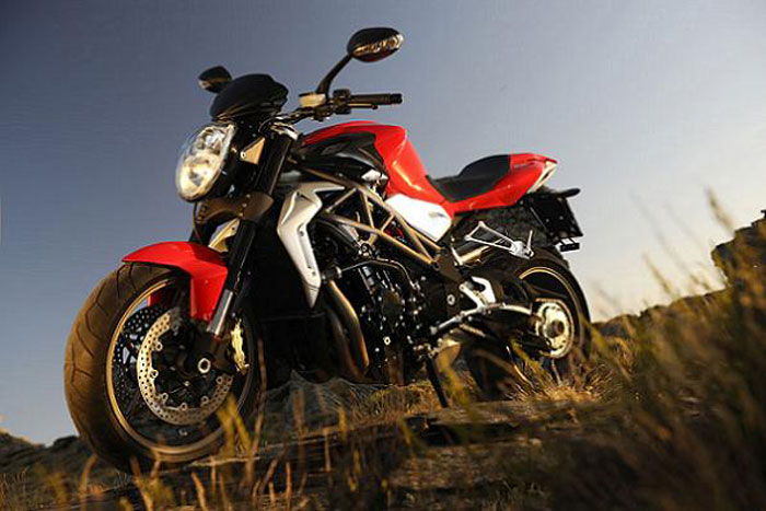 Brutale 990 R: Οι πρώτες εντυπώσεις