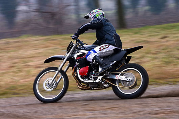 Suzuki GSX-R 1100…MX!