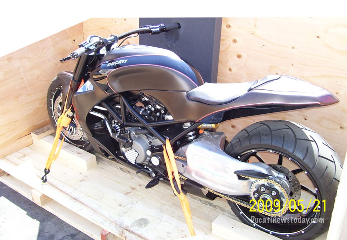 Diavel με λεπτομέρειες!