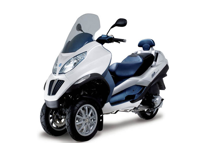 Eπενδύει «πράσινα» η Piaggio