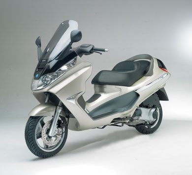 Αρχισε να πωλείται το νέο Piaggio X8
