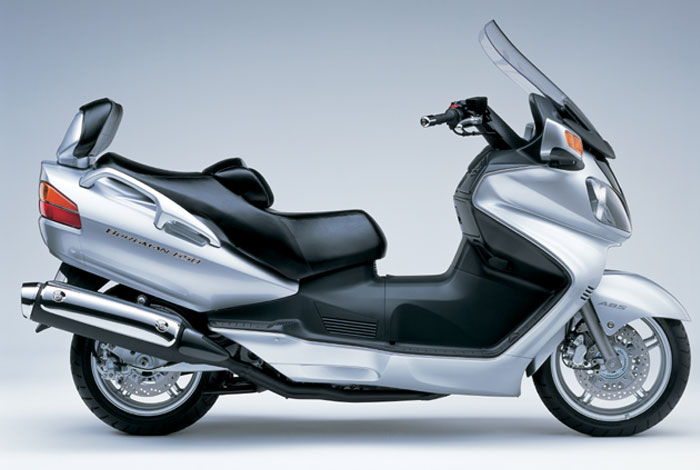 Οδηγούμε το Burgman ΑΝ 650 Executive