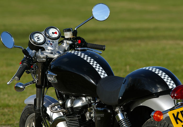 Ήρθε το καινούργιο μοντέλο της Triumph