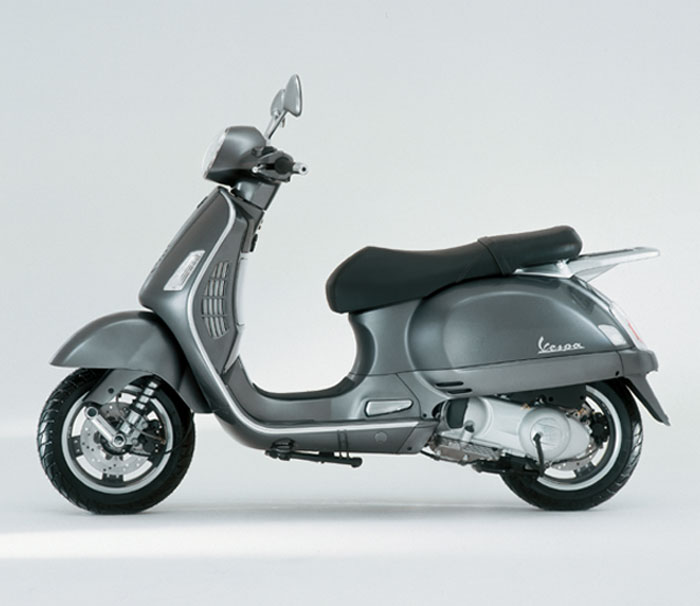 H Piaggio κοιτάει προς την ανατολή