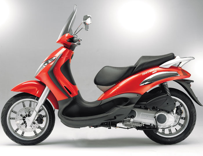 Το Moto Τρίτη οδηγεί το Beverly 250