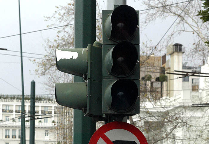 Αδιαφορούν για τα φανάρια οι οδηγοί