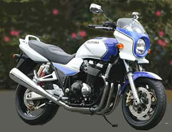 H Suzuki φτιάχνει την Wes Cooley Replica