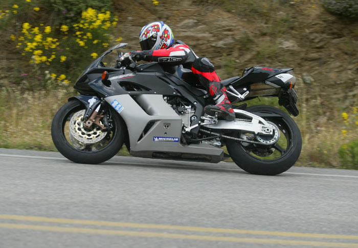 Δοκιμάζουμε το νέο Honda CBR1000RR