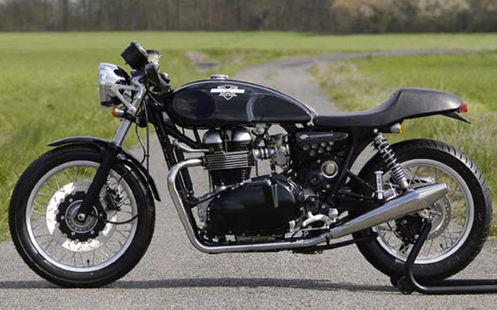 Τhruxton All Black: το άλλο Thruxton!