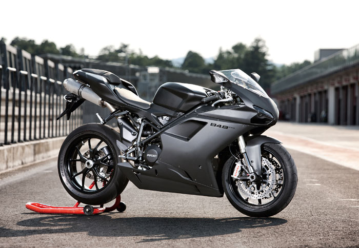 Νέα Ducati 848 EVO: 140 ίπποι / 168 κιλά!