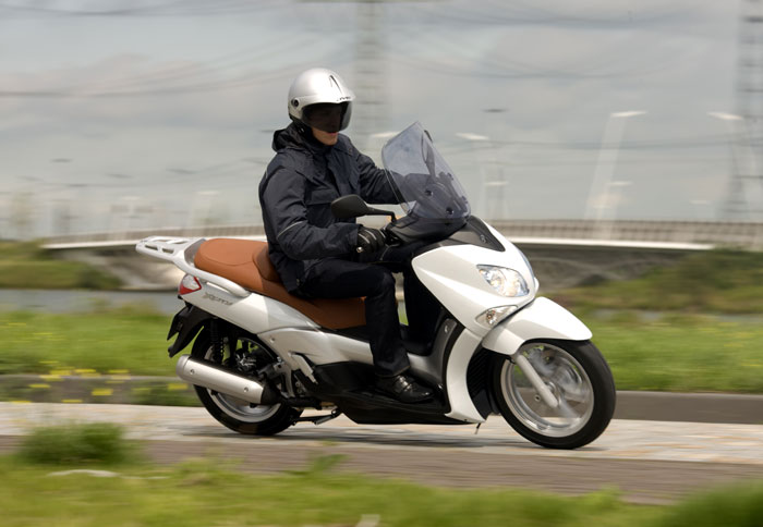 Mε πλούσιο βασικό εξοπλισμό, στα 4.720€