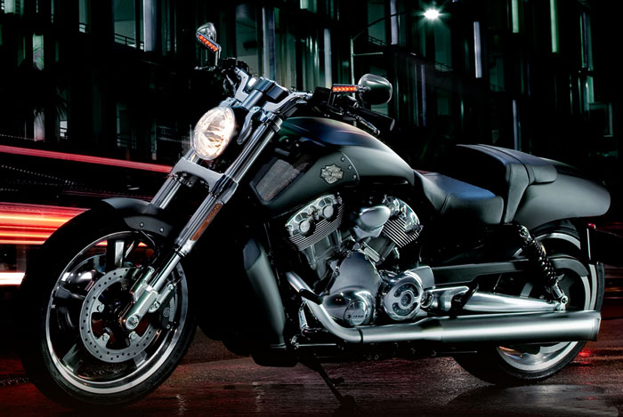 Δείτε και οδηγήστε τα Harley Davidson του 2010!