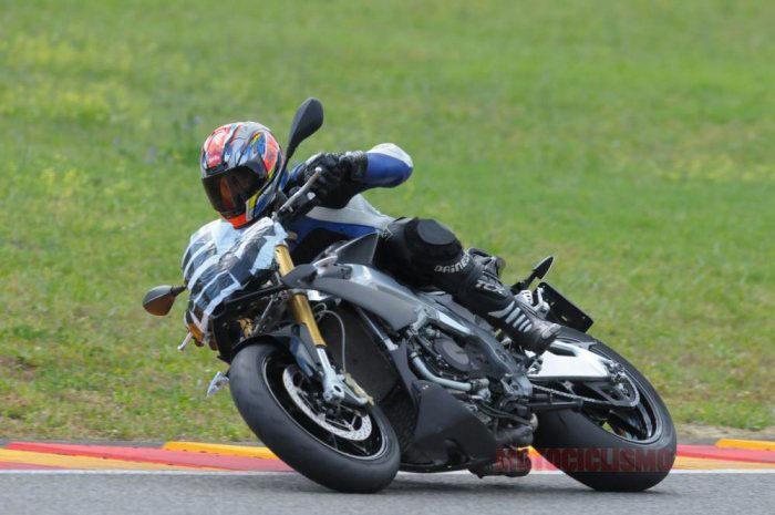 Το Aprilia Tuono V4 δοκιμάζεται!