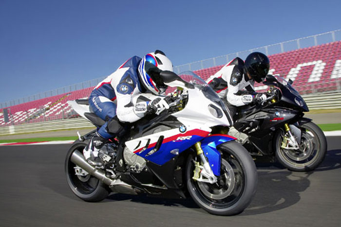 Χωρίς μεταβολές τα F800S & F800ST 