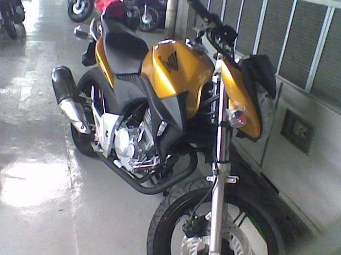 Honda CBF300; <font color=ff0000>Nέες φωτογραφίες</font>