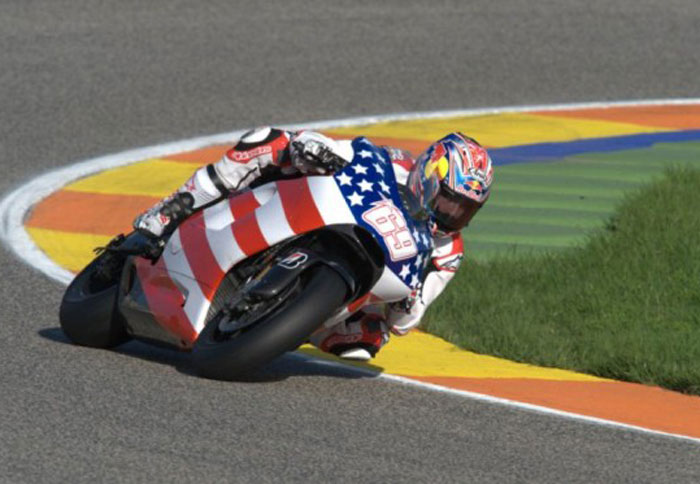 «Αφηρημένος» ο Nicky Hayden στην οδήγηση!