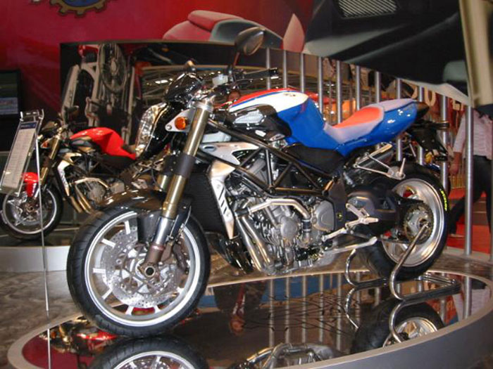 Σχεδιάζεται Agusta Brutale 1000;