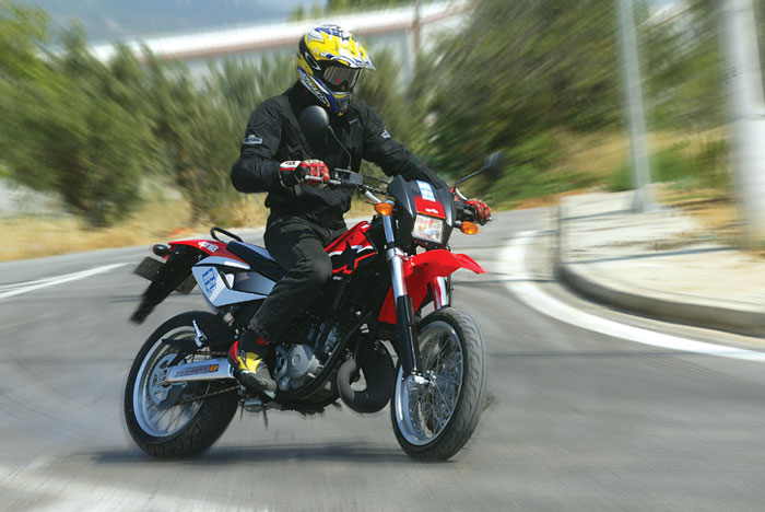 Οδηγούμε το νέο Aprilia MX 125