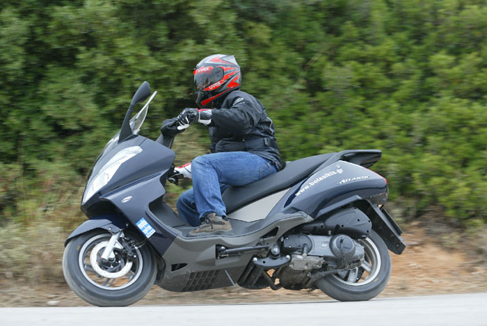 Οδηγούμε πρώτοι το Aprilia Atlantic 250