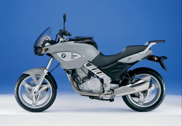 BMW: το μέλλον είναι δικύλινδρο