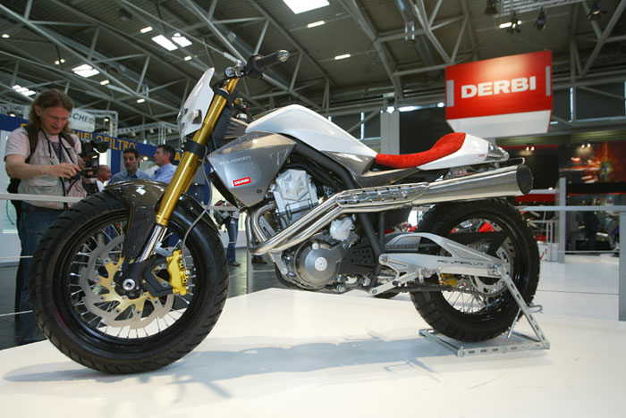 Νέο Derbi Mulhacen 659