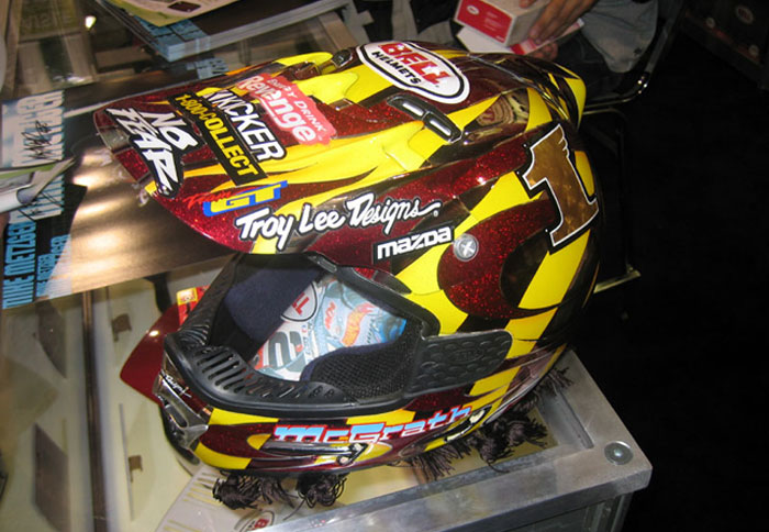 Troy Lee Designs: Κίνηση ανθρωπιάς