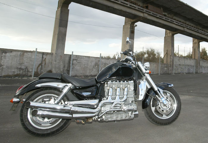 Οδηγούμε το Triumph Rocket III