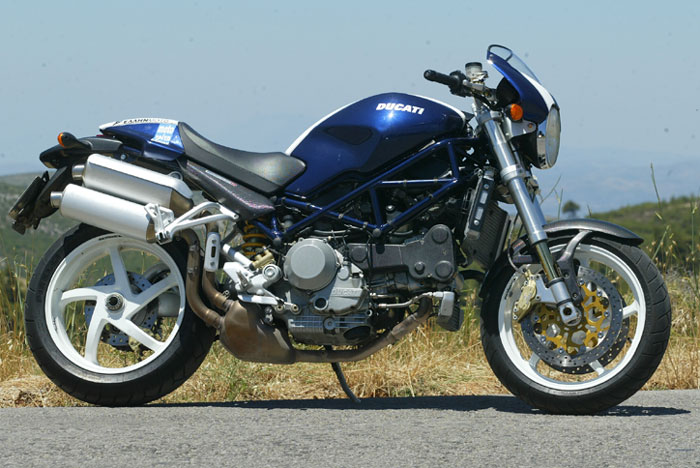 Oδηγούμε την Ducati S4R