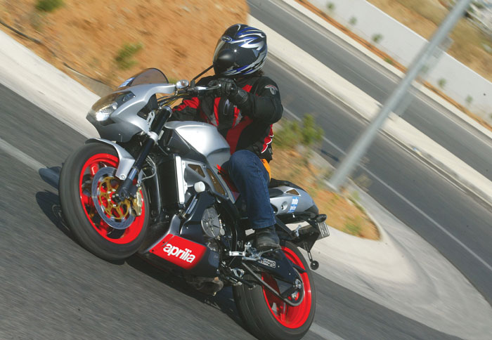 Δοκιμάζουμε το Aprilia Tuono R
