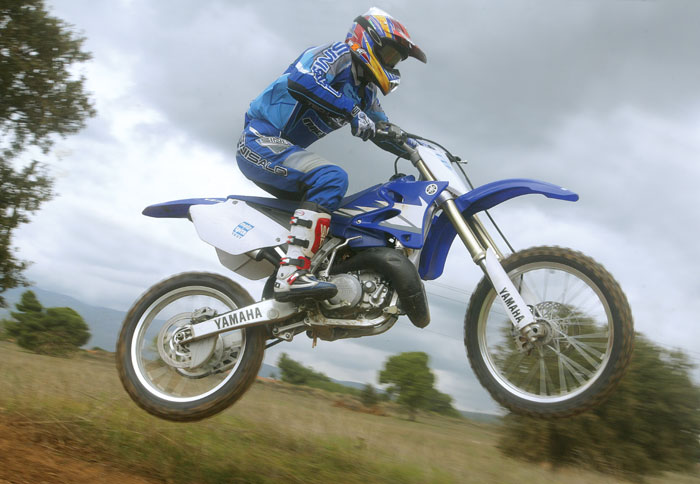 Οδηγούμε το νέο Yamaha YZ 250

