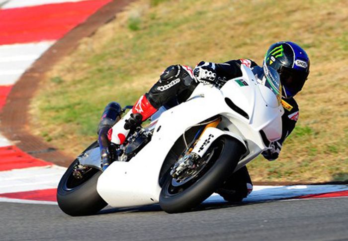 Ταχύτερος όλων εμφανίστηκε ο Eugene Laverty, κατά τα πρώτα επίσημα δοκιμαστικά της σεζόν 2012 στην πίστα του Portimao.