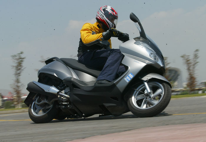 Δοκιμή: Aprilia Atlantic 500 Sprint