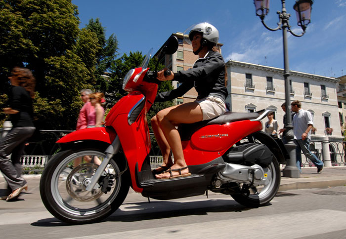 Νέο Scarabeo 125 με 2.790 €