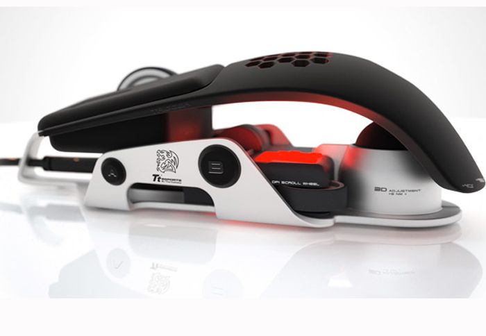 To νέο Level 10 M mouse, ένα high-end ποντίκι για υπολογιστές, που πωλείται στα καταστήματα των ΗΠΑ και online σε Ευρώπη και Ασία.